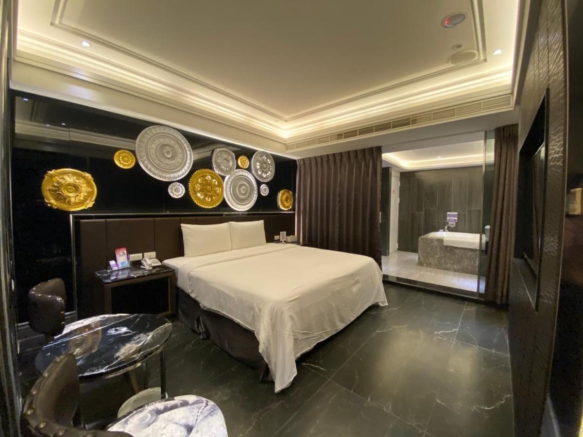 Ouge Motel - Fengshan Kaohsiung Extérieur photo