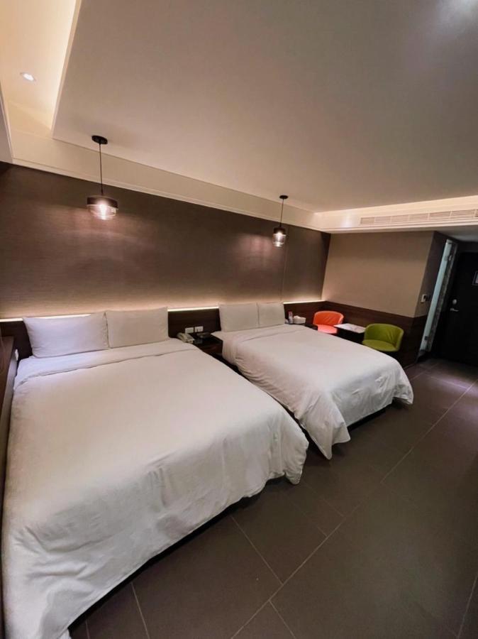 Ouge Motel - Fengshan Kaohsiung Extérieur photo