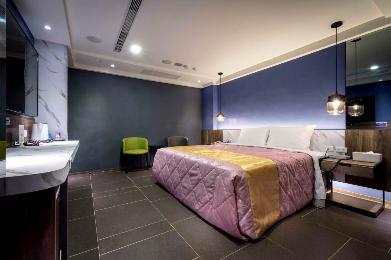 Ouge Motel - Fengshan Kaohsiung Extérieur photo