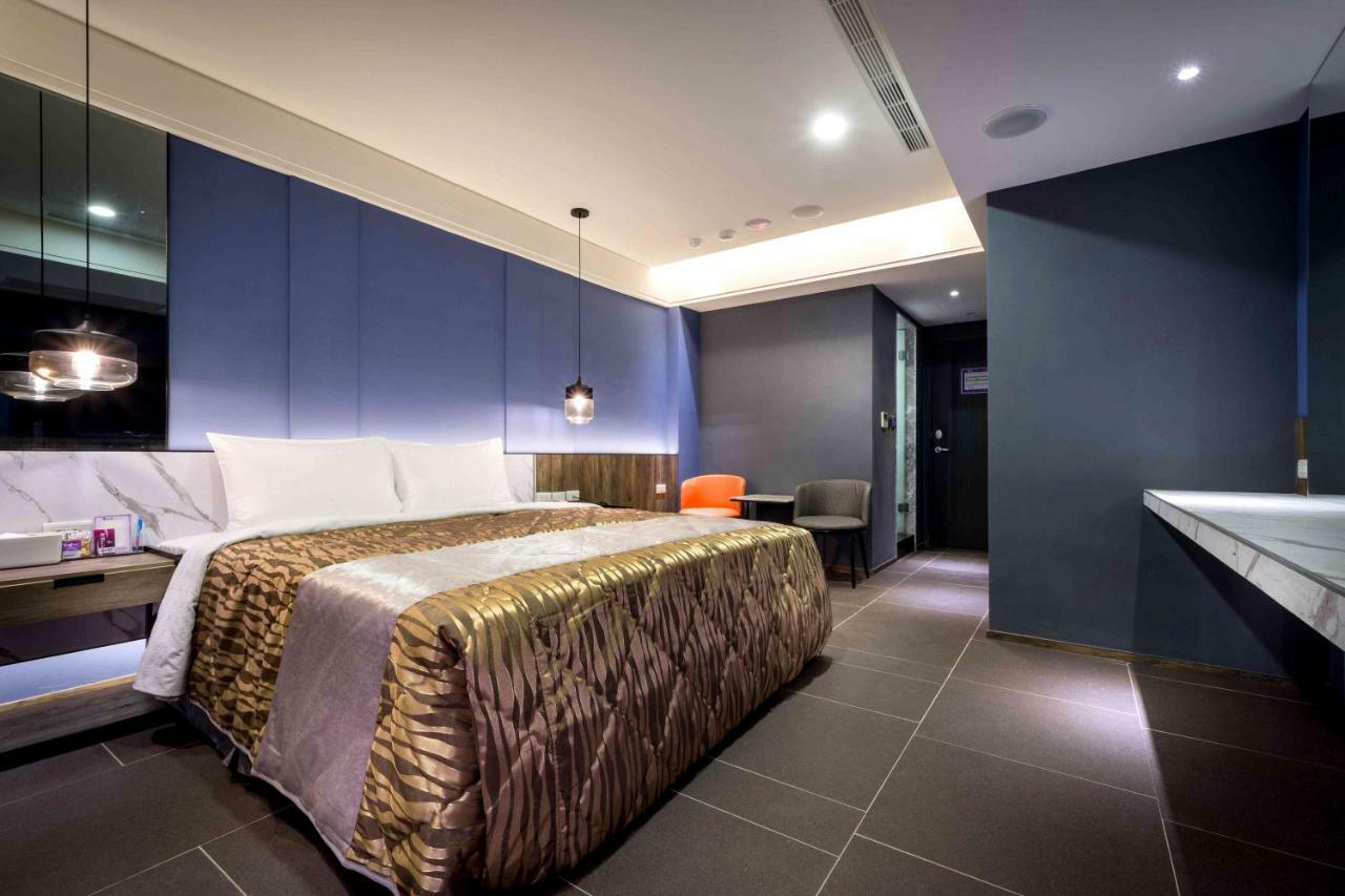 Ouge Motel - Fengshan Kaohsiung Extérieur photo