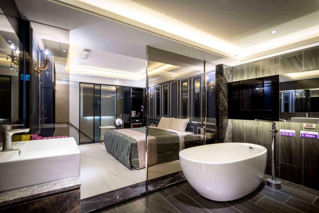 Ouge Motel - Fengshan Kaohsiung Extérieur photo