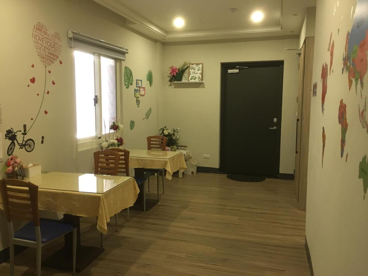Ouge Motel - Fengshan Kaohsiung Extérieur photo